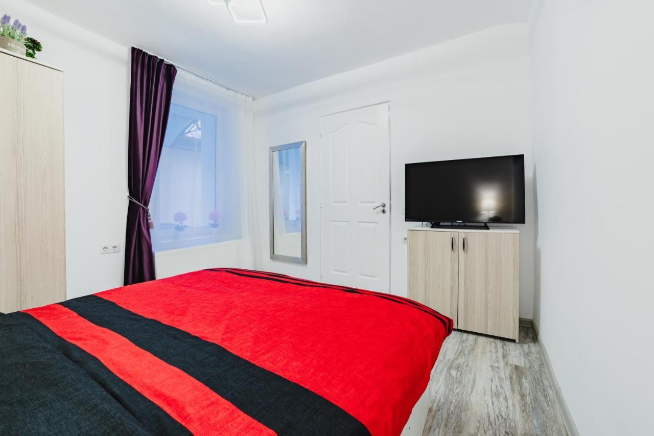 Studio Central Poarta Schei บราชอฟ ภายนอก รูปภาพ